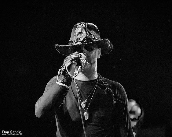 Live performance at Music Lynxx in Mentor, Ohio.