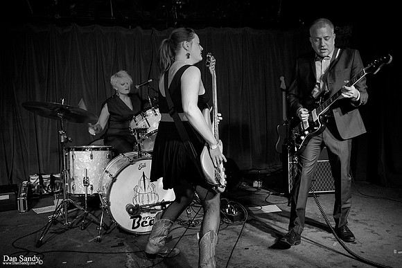 Shouting Thomas Torment (Guitar) - Chanda Torment (Drums) - Alyse Torment (Bass)