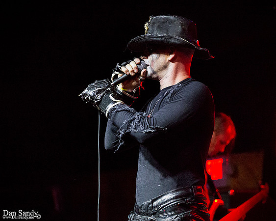Live performance at Music Lynxx in Mentor, Ohio.